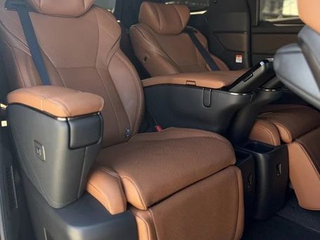 Toyota Alphard, 2023 — фото 9