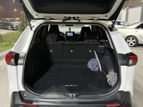 Toyota RAV4, 2019 — photo 9