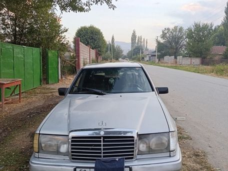 Mercedes-Benz W124, 1989