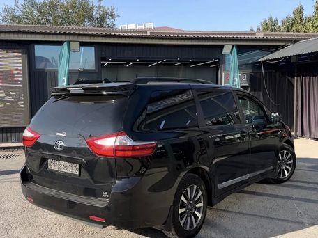Toyota Sienna, 2018 — фото 1