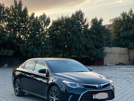 Toyota Avalon, 2018 — фото 1