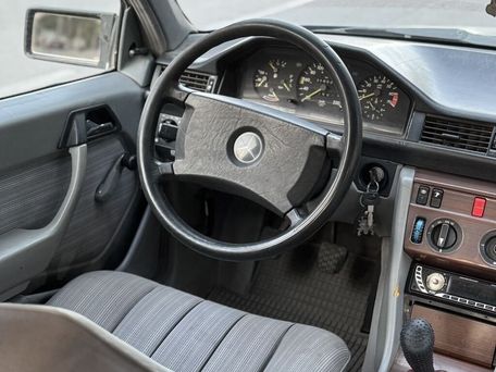 Mercedes-Benz E-Класс, 1989 — photo 8