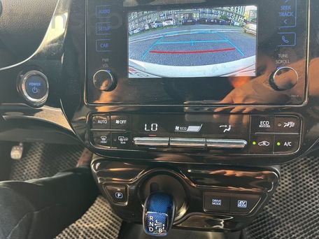 Toyota Prius, 2017 — фото 10
