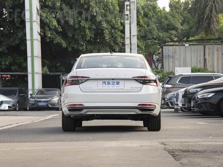 Skoda Superb, 2026 — 照片 2