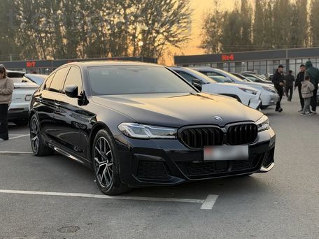 BMW 5 Series, 2021 — 照片 5