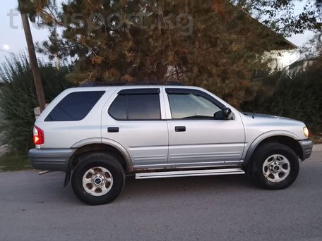 Isuzu Rodeo, 2002 — photo 2