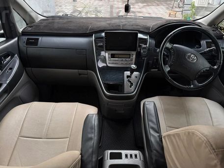 Toyota Alphard, 2023 — фото 3
