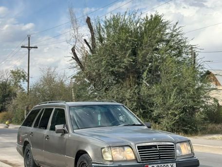 Mercedes-Benz W124, 1990