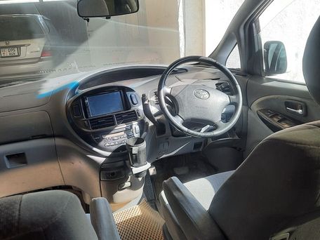 Toyota Estima, 2002