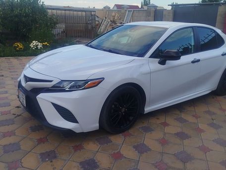 Toyota Camry, 2020 — 照片 2