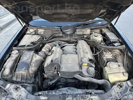 Mercedes-Benz E-Class, 2001 — photo 15