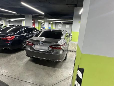 Toyota Camry, 2021 — 照片 8
