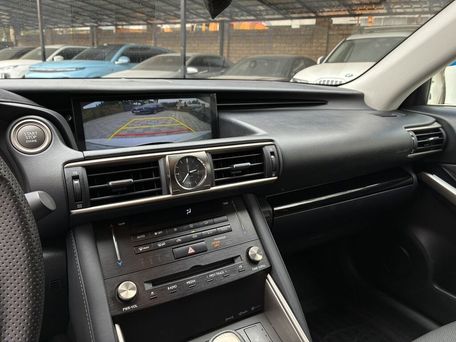Lexus IS, 2018 — сүрөт 14