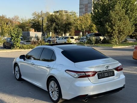 Toyota Camry, 2019 — 照片 7