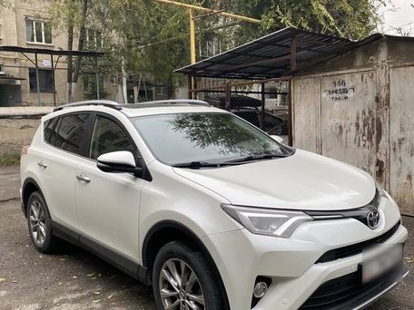 Toyota RAV4, 2017 — 照片 2