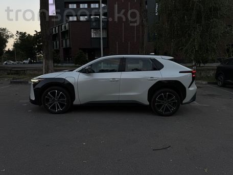 Toyota bZ4X, 2022 — 照片 5