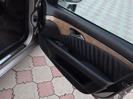Mercedes-Benz E-Class, 2007 — photo 16