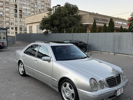 Mercedes-Benz E-Class, 2001 — сүрөт 1