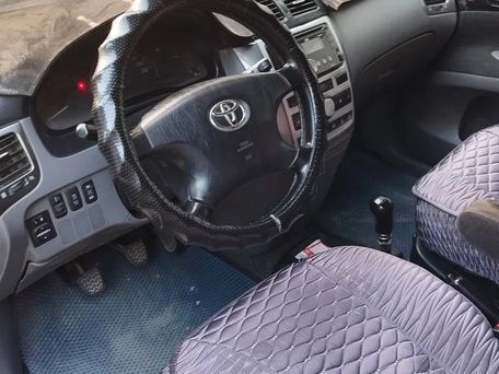 Toyota Avensis Verso, 2002 — photo 6