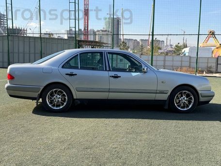 Mercedes-Benz E-Class, 1996 — сүрөт 9