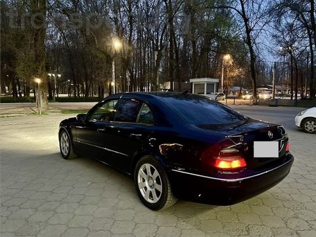 Mercedes-Benz E-Класс, 2003 — 照片 2