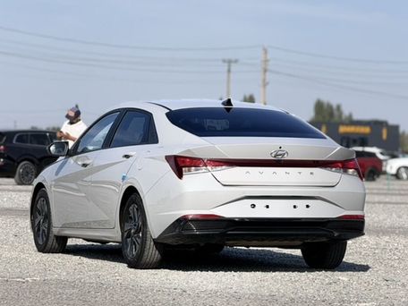 Hyundai Avante, 2022 — 照片 4
