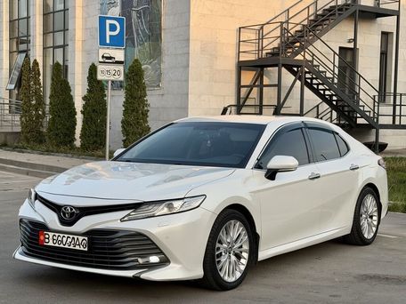 Toyota Camry, 2018 — photo 1