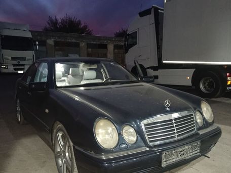 Mercedes-Benz E-Class, 1998 — photo 4