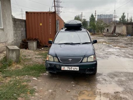 Toyota Gaia, 1998