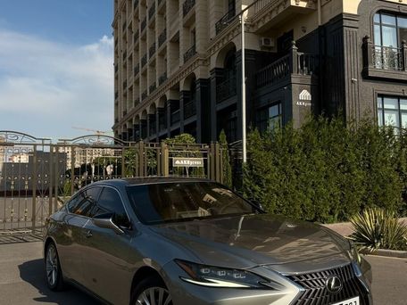 Lexus ES, 2023 — photo 4