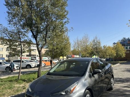 Toyota Prius, 2020 — photo 1