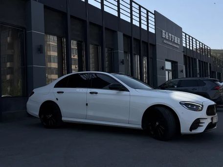 Mercedes-Benz E-Class, 2020 — photo 4