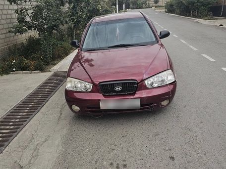 Hyundai Elantra, 2001