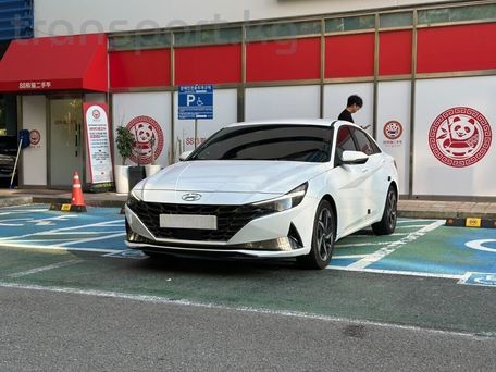 Hyundai Elantra, 2022