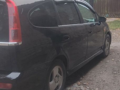 Honda Stream, 2001 — 照片 2