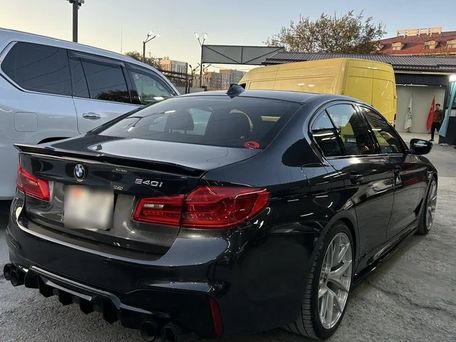 BMW 5 серии, 2018 — 照片 2