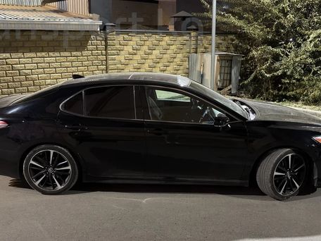 Toyota Camry, 2018 — photo 3