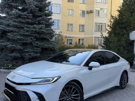 Toyota Camry, 2024 — 照片 2