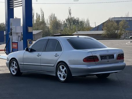 Mercedes-Benz E-Класс, 2001 — 照片 4