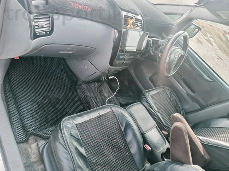 Toyota Ipsum, 2002 — photo 6