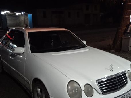 Mercedes-Benz E-Класс, 2001 — photo 2