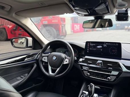 BMW 5 Series, 2021 — photo 9