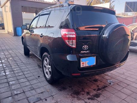 Toyota RAV4, 2011 — 照片 2