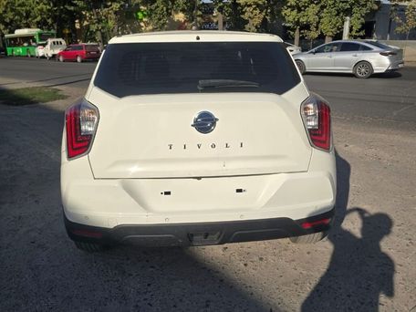 SsangYong Tivoli, 2020 — photo 4