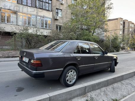 Mercedes-Benz W124, 1990 — photo 9