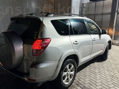 Toyota RAV4, 2011 — photo 2