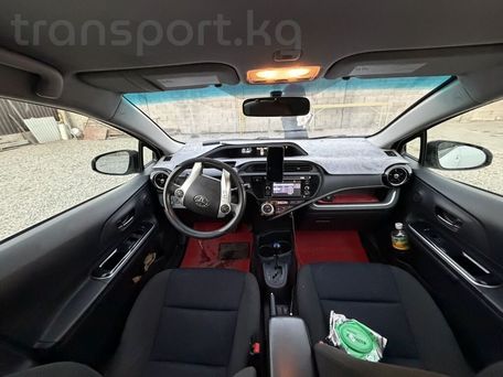 Toyota Prius c, 2016 — photo 10