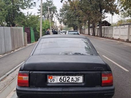 Opel Vectra, 1989 — photo 4