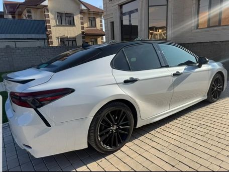 Toyota Camry, 2021 — 照片 4