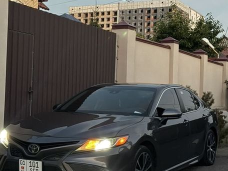 Toyota Camry, 2018 — photo 1